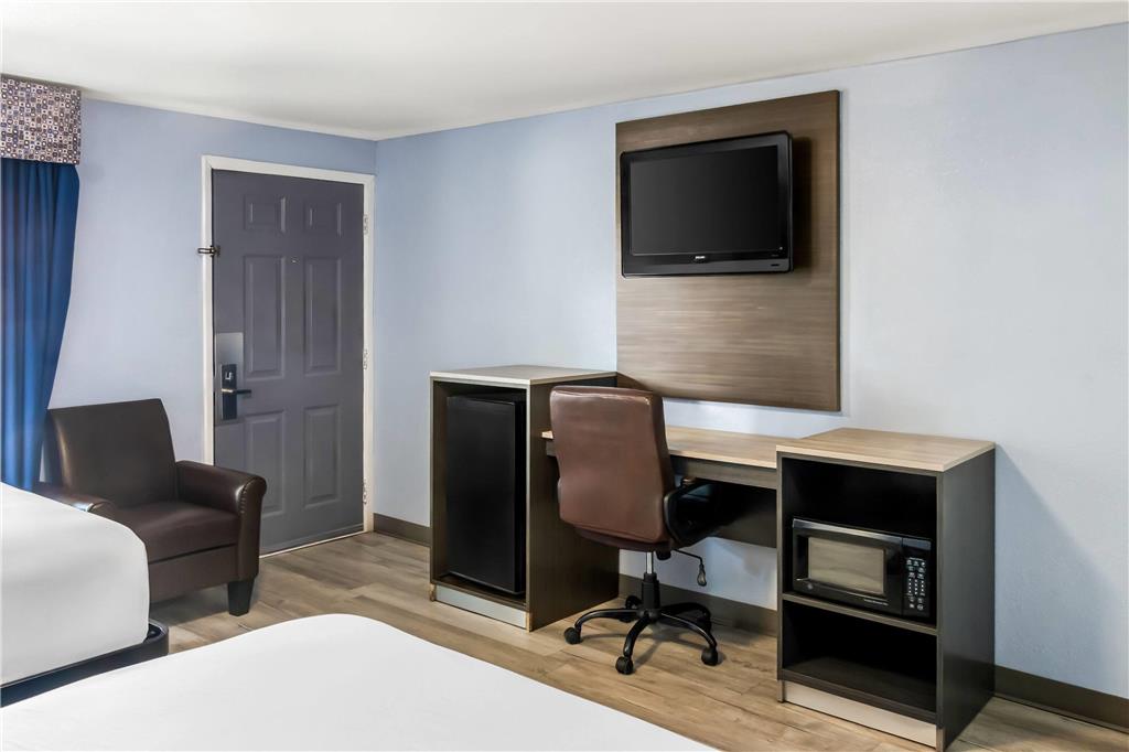 Travelodge by Wyndham Las Vegas NM - photo 21