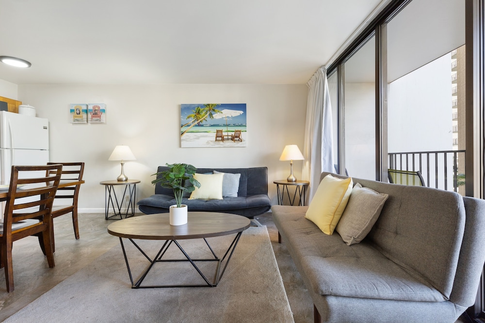 Light & Airy 8th Floor Ocean View Condo with Lanai and FREE Parking by Koko Resort Vacation Rentals - photo 12