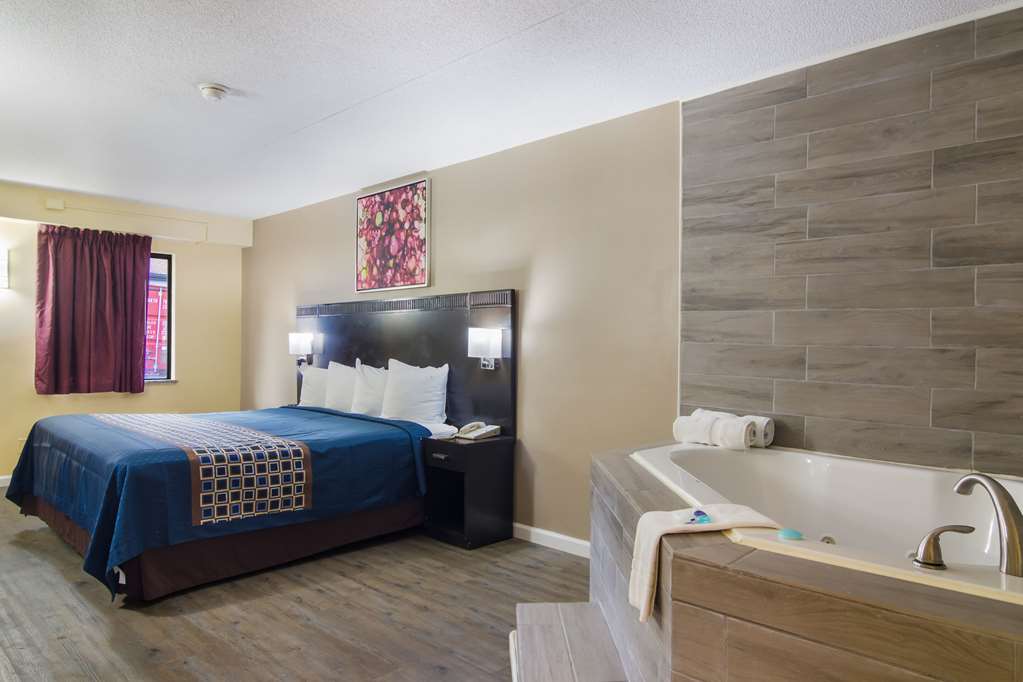 Rodeway Inn & Suites Monroeville Pittsburgh - photo 20
