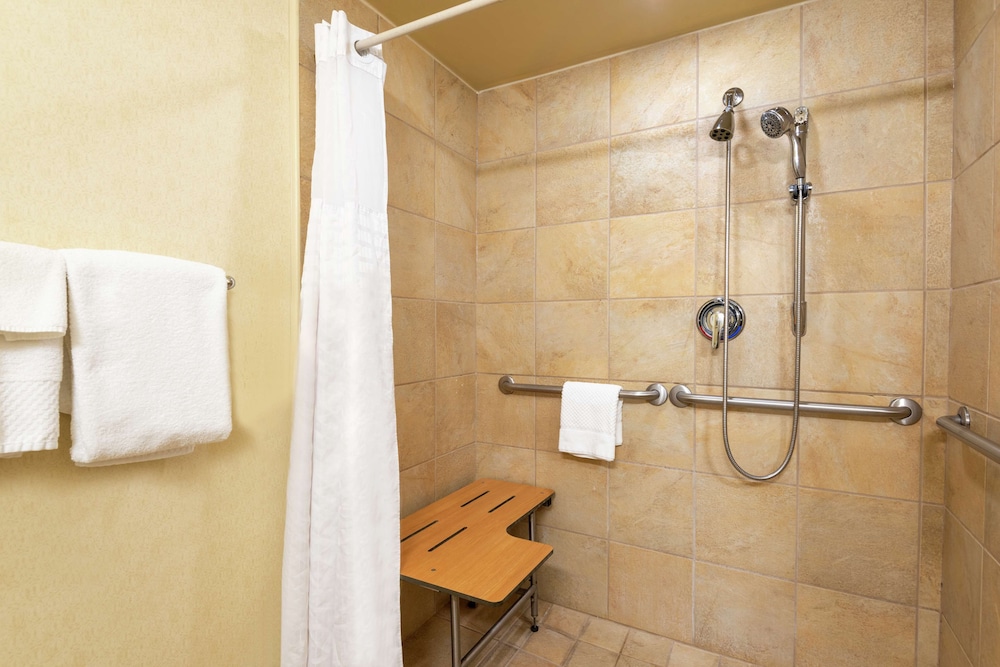 DoubleTree by Hilton Hotel Grand Rapids Airport - photo 10