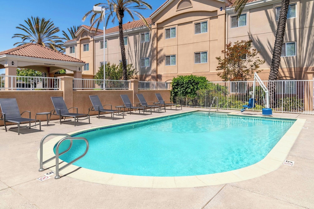 Fairfield Inn & Suites by Marriott San Francisco San Carlos - photo 37