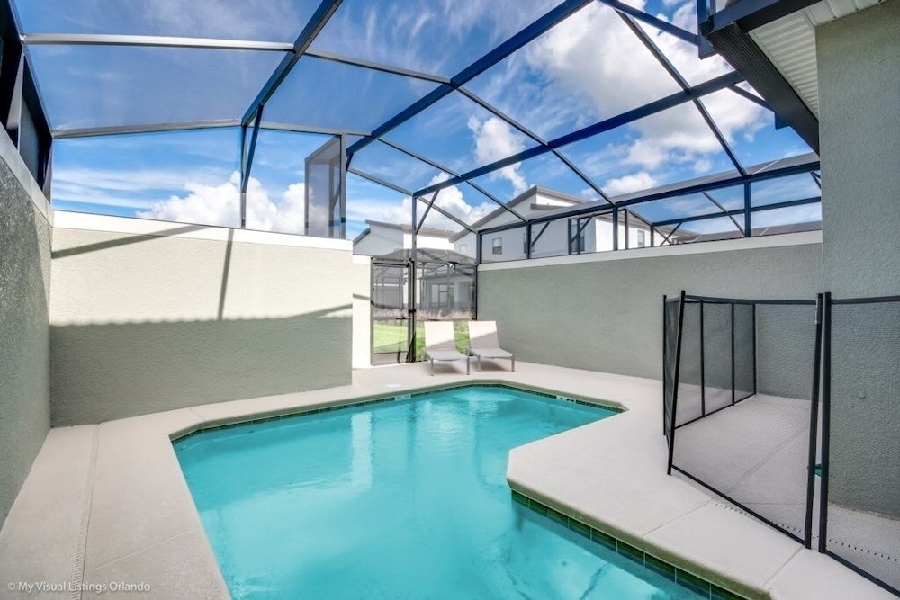 4 Bed Storey Lake Resort With Lazy River 4 Bedroom Townhouse by RedAwning - photo 23
