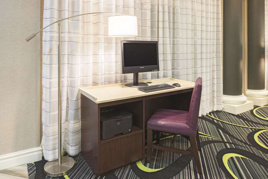 La Quinta Inn & Suites by Wyndham St. Louis Westport - photo 60