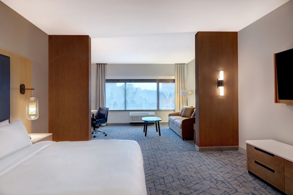 Fairfield Inn & Suites By Marriott Minneapolis Downtown - photo 18