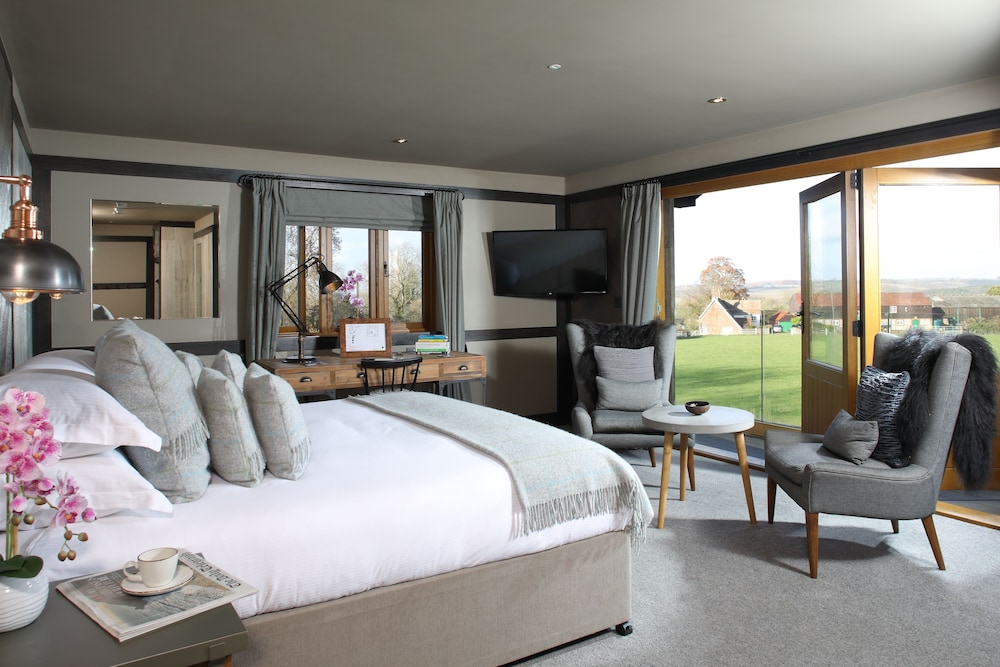 The Jack Russell — 4-Star Luxury Hotel in Andover, United Kingdom