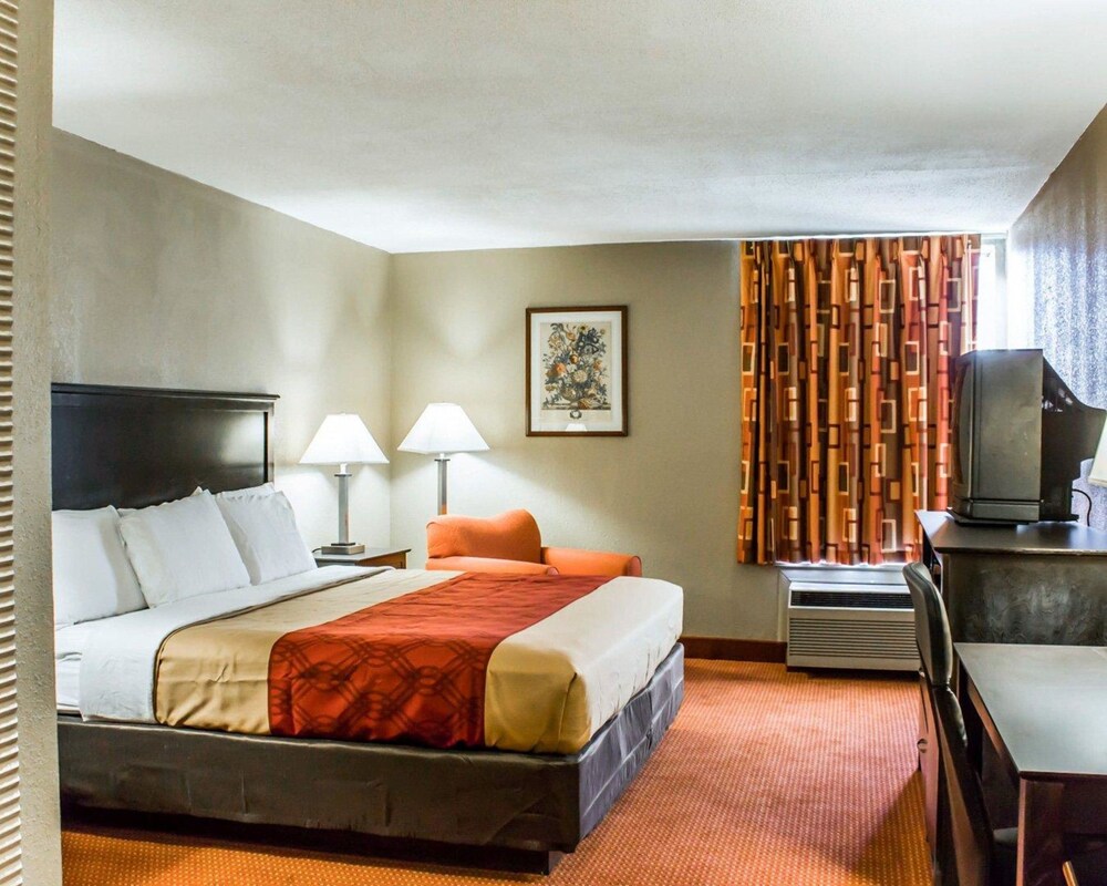 Econo Lodge Burlington I 40 - photo 11