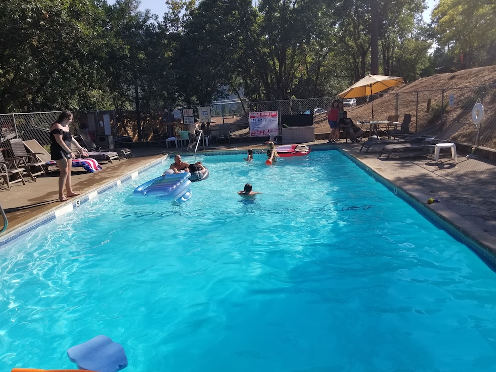 Lakeview Terrace Resort - photo 59