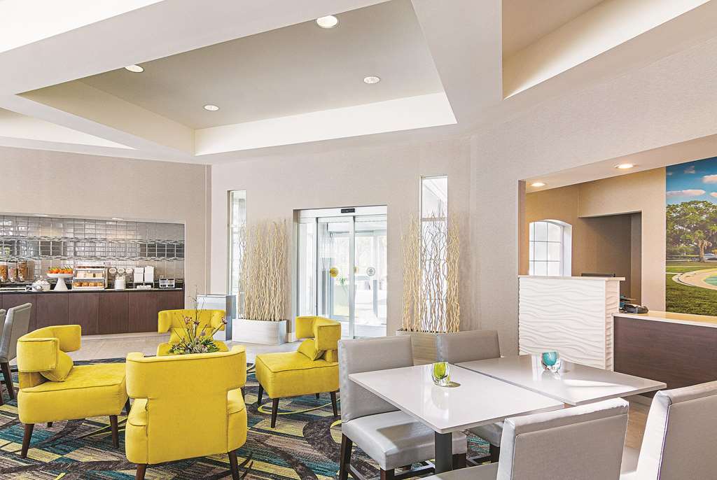 La Quinta Inn & Suites by Wyndham Orlando UCF - photo 42