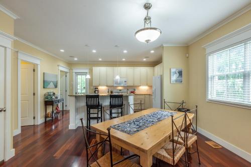 New Listing 114A W Hudson Ave Open Layout Close to Everything - photo 7