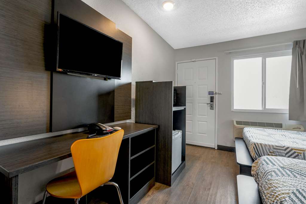 Motel 6 Merced CA North - photo 17