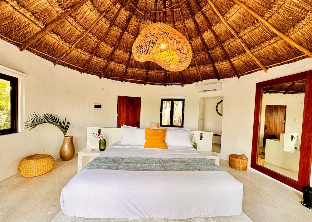 Azulea Bacalar Hotel & Spa Lagoon Front