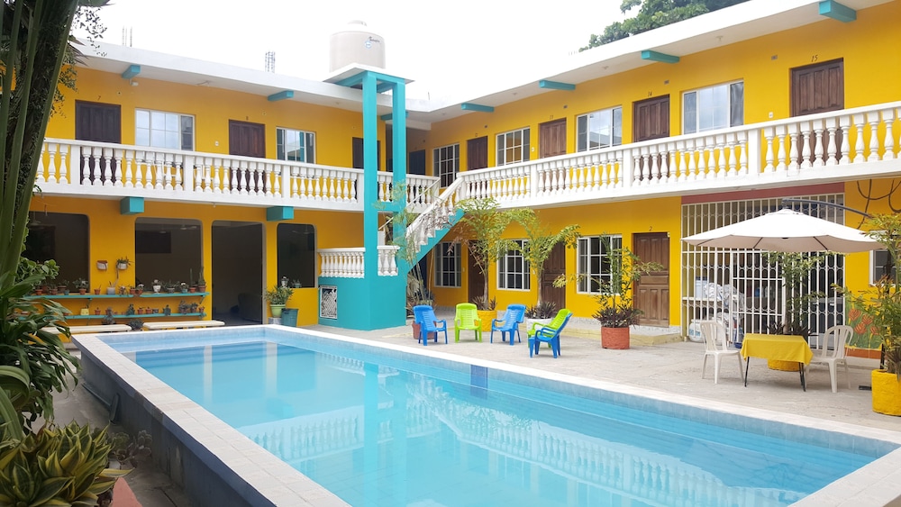 Hotel y Restaurante Villa Jazmines in San Benito, Guatemala