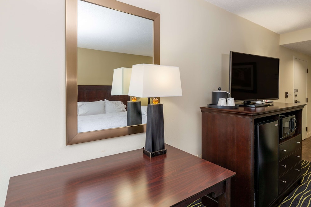 Hampton Inn Columbia I 26 Harbison Blvd. - photo 15