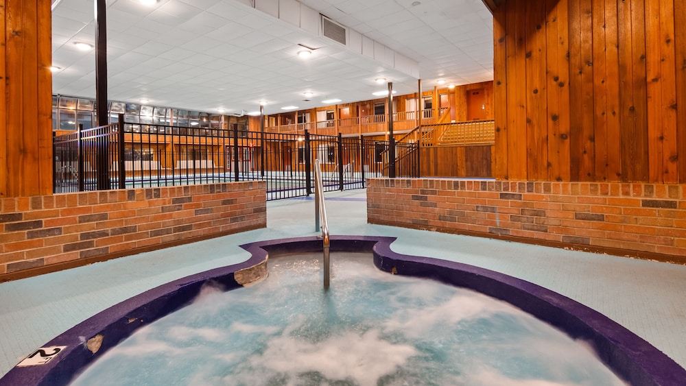 Sturgis Lodge & Suites Travelodge by Wyndham - photo 12