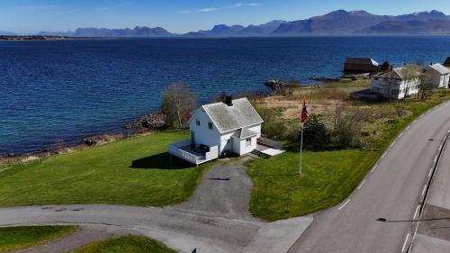 Sjønært feriehus båt tilgjengelig for leie in Alesund, Norway