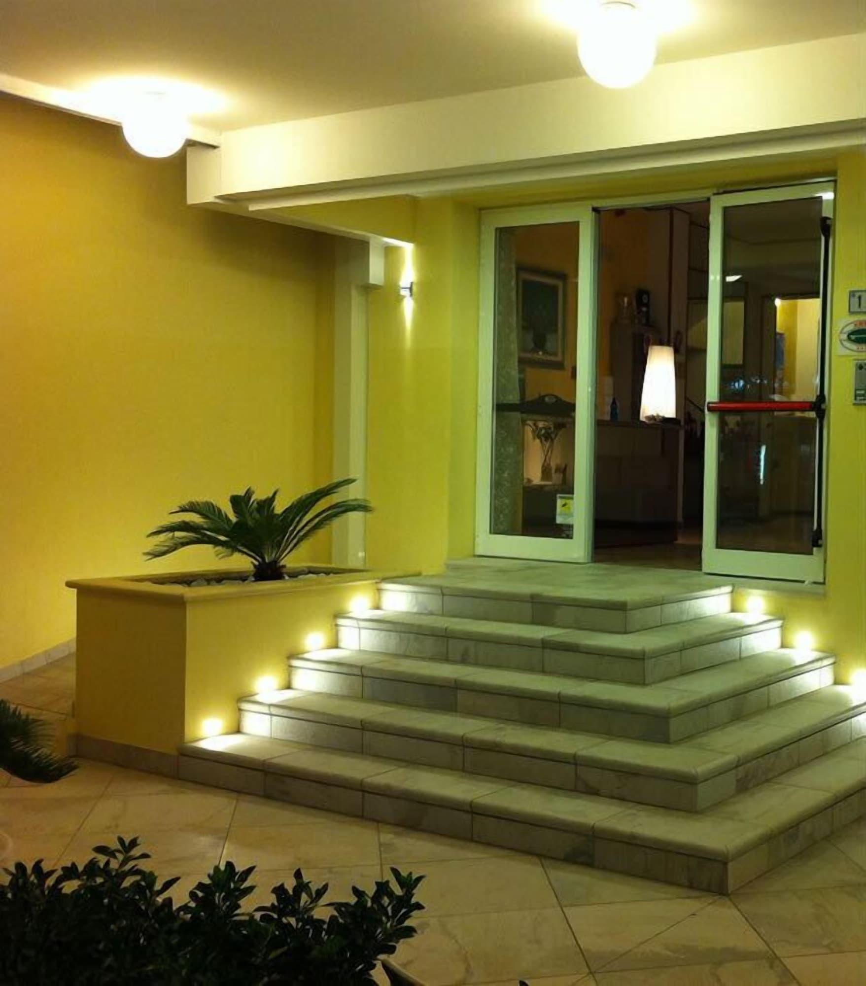 Hotel Angela — hotel in Misano Adriatico