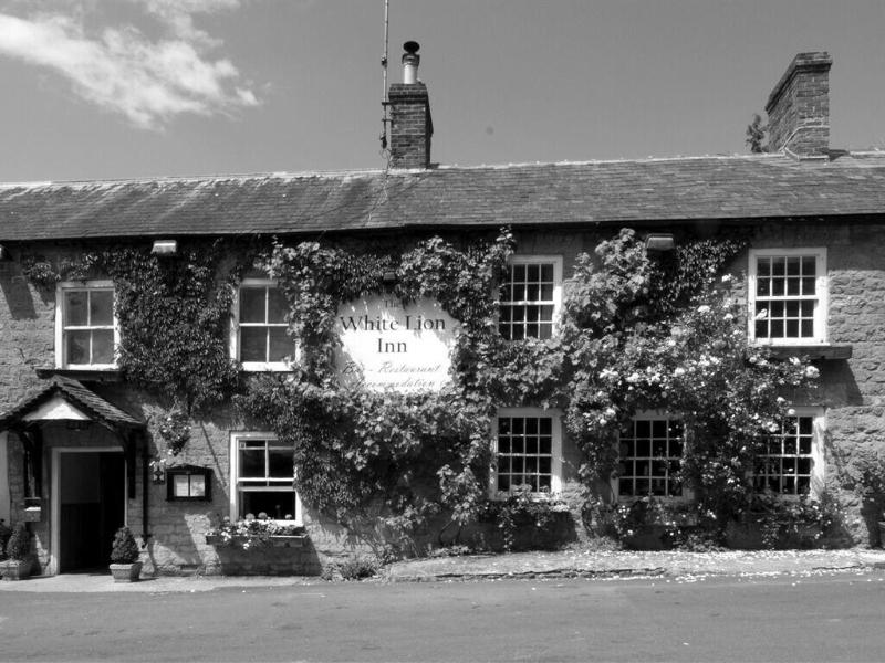 The White Lion Inn - carbon neutral hotel in Gillingham