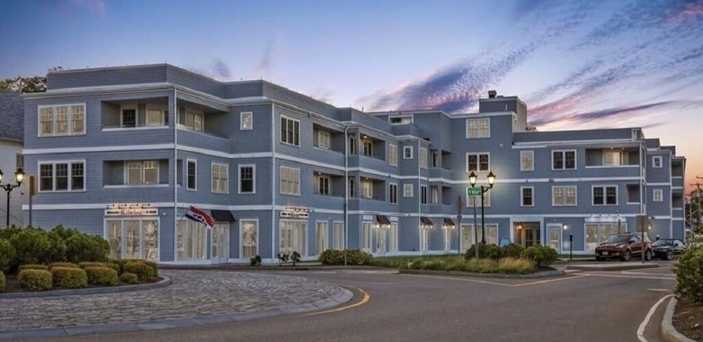 Harbourtown Suites — 4-Star Luxury Hotel in Plymouth, United States