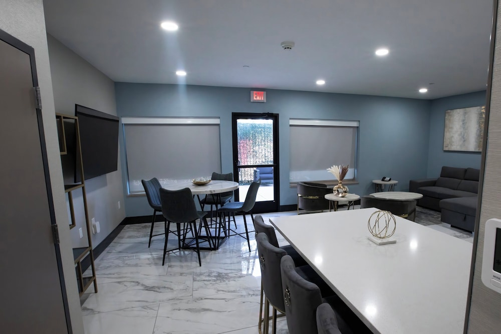 Holiday Inn Kansas City Downtown - photo 25