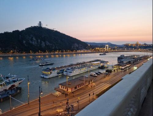 Danube Wonder View apartment — 4-Star Luxury Hotel in Budapest, Hungary