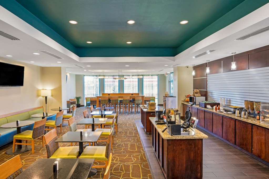 La Quinta by Wyndham Houston Willowbrook Vintage Park - photo 8