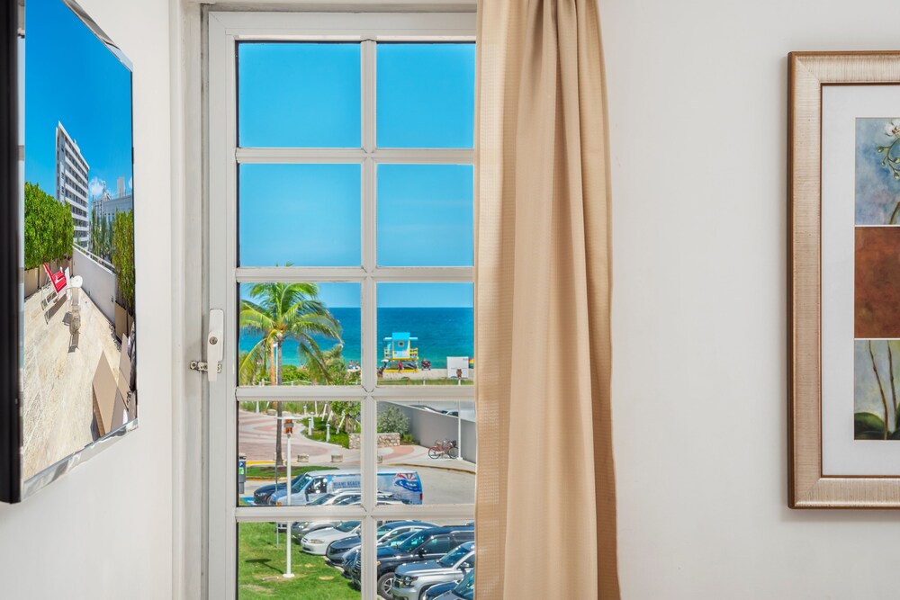 Bentley Hotel South Beach - photo 33