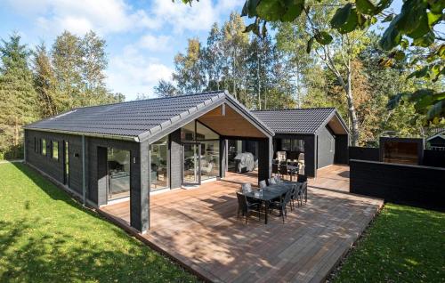 Cozy Home In Gilleleje With Sauna — 5-Star Luxury Hotel in Gilleleje, Denmark