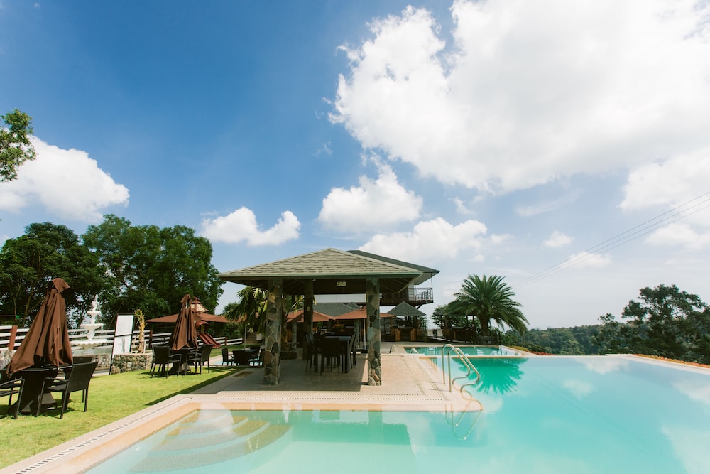 Vista Tala Resort & Recreational Park — hotel in Orani