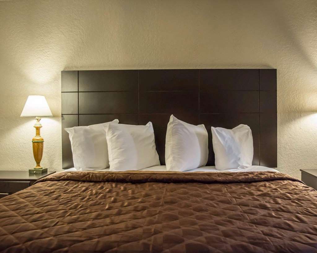 Rodeway Inn Near Ybor City Casino - photo 19