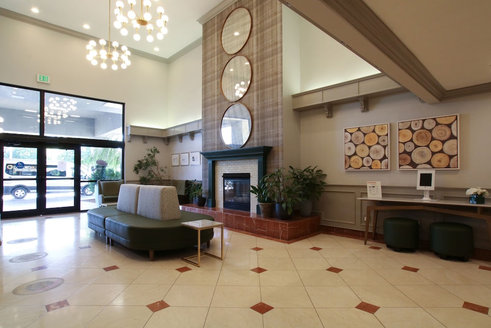 Oxford Suites Spokane Valley - photo 2