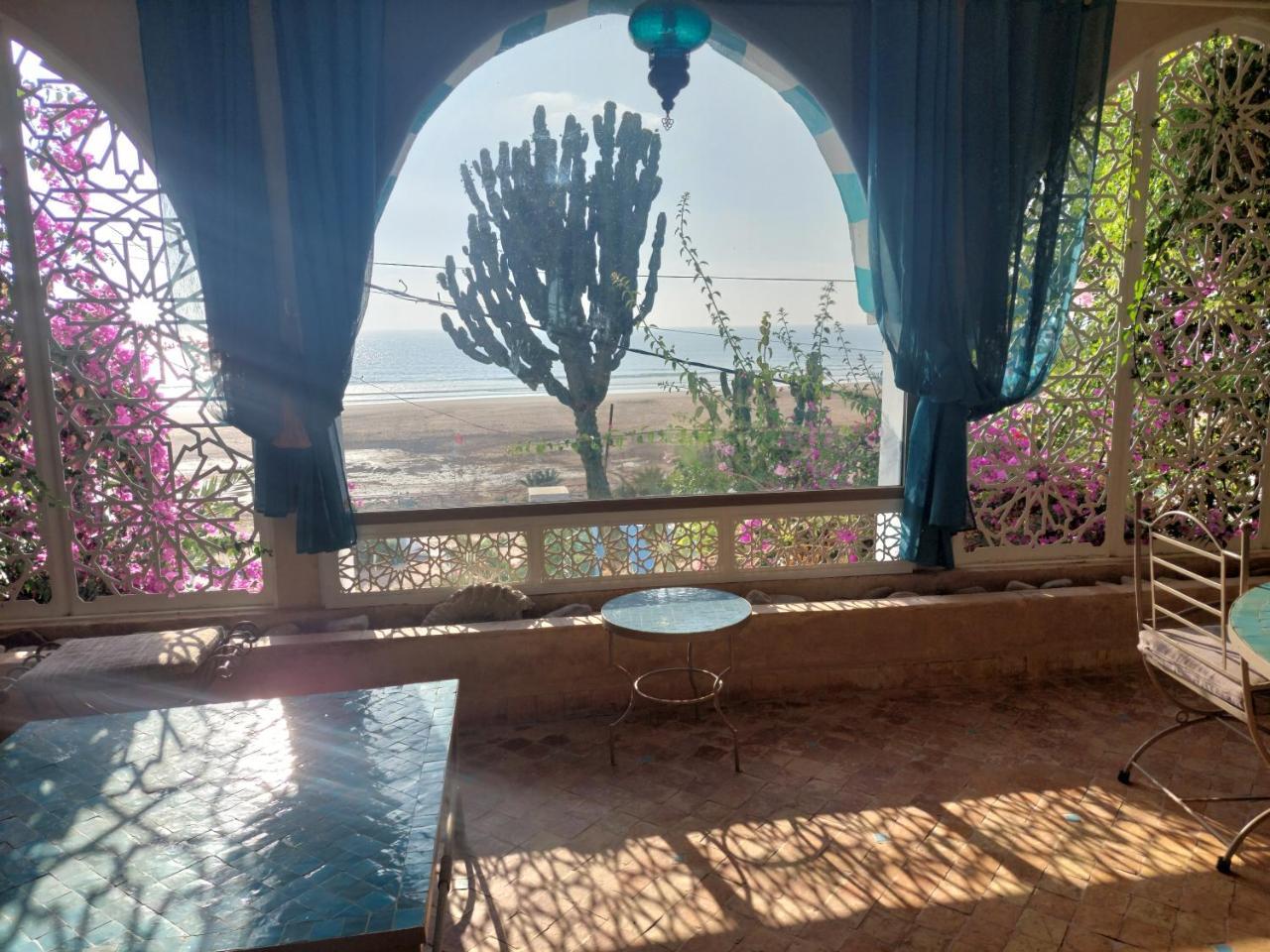 Dar Mogador Sun near Taghazout Surf Sea colorful village — hotel in Taghazout