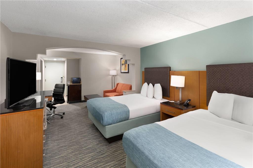 Wingate by Wyndham Greensboro Coliseum - photo 11