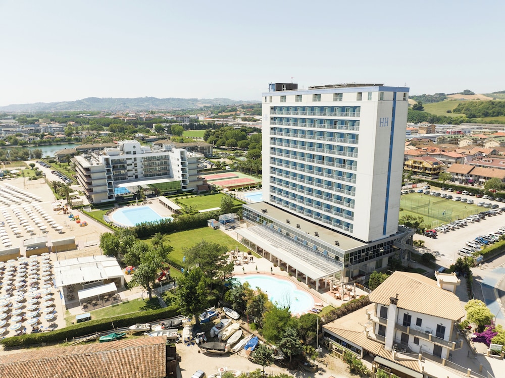 Hermitage Hotel - carbon neutral hotel in Silvi