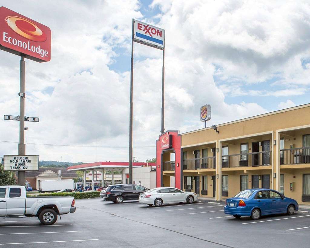 Econo Lodge Knoxville North - photo 2