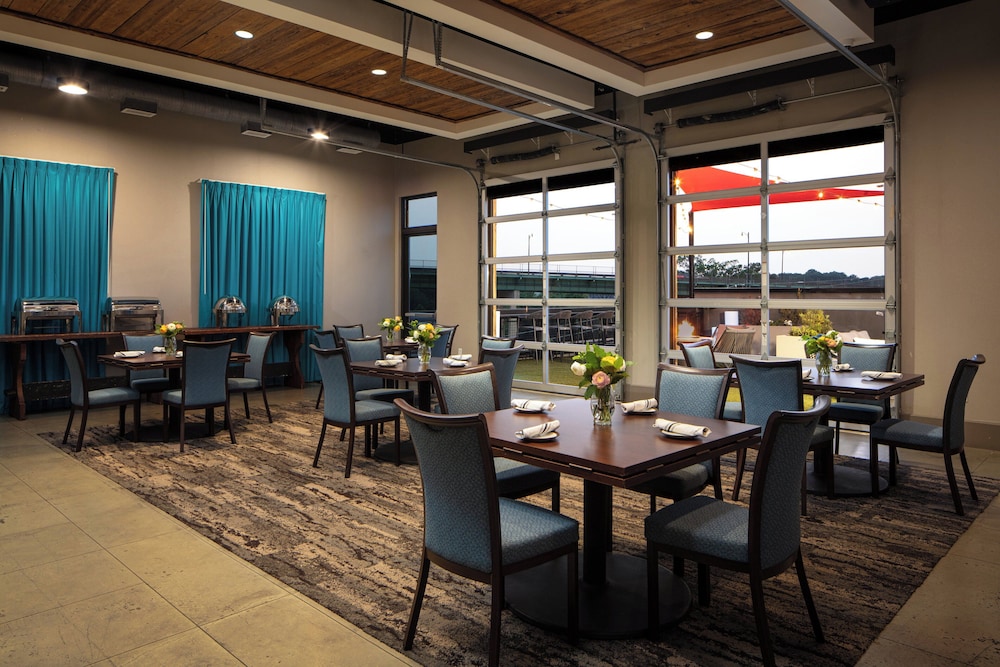 Hotel Indigo Tuscaloosa Downtown by IHG - photo 53