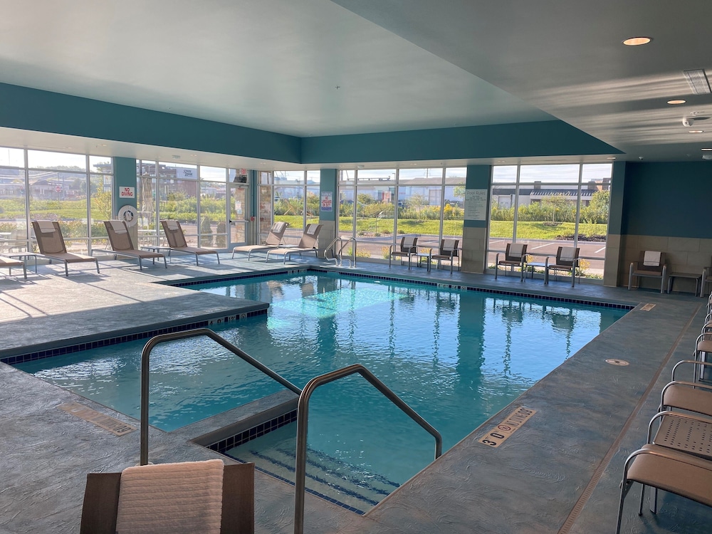 Holiday Inn Express & Suites Madison West Middleton - photo 32