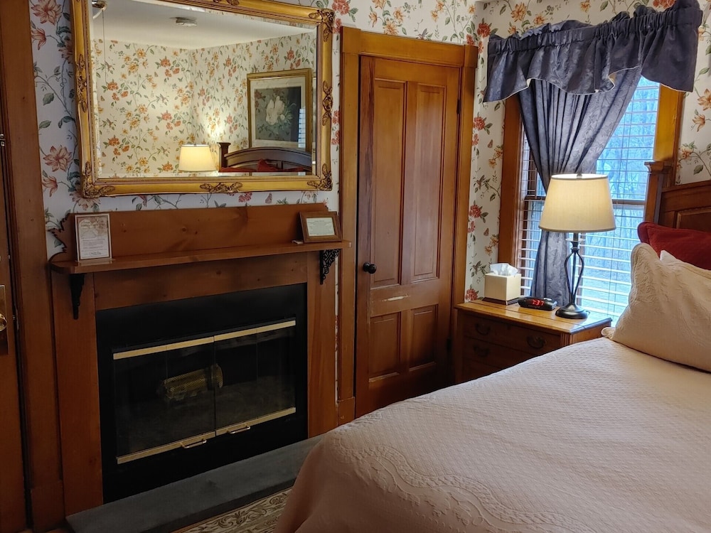Inn at Ellis River - photo 33