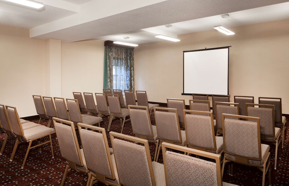 Hampton Inn Lawrenceville - photo 33