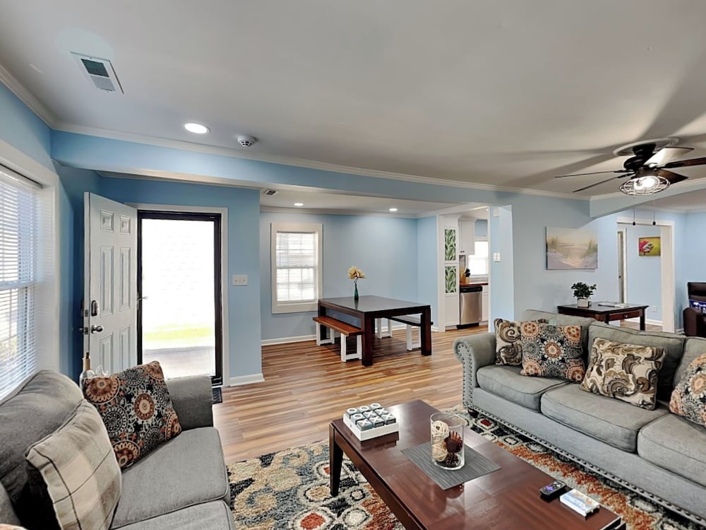 East Coast Kuuipos Cottage — 4-Star Luxury Hotel in Carolina Beach, United States