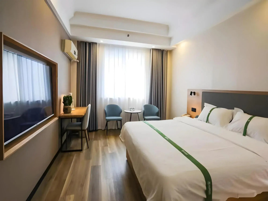 GreenTree Inn Shandong Binzhou Third Huanghe Road Wusi Plaza Express Hotel - carbon neutral hotel in Binzhou