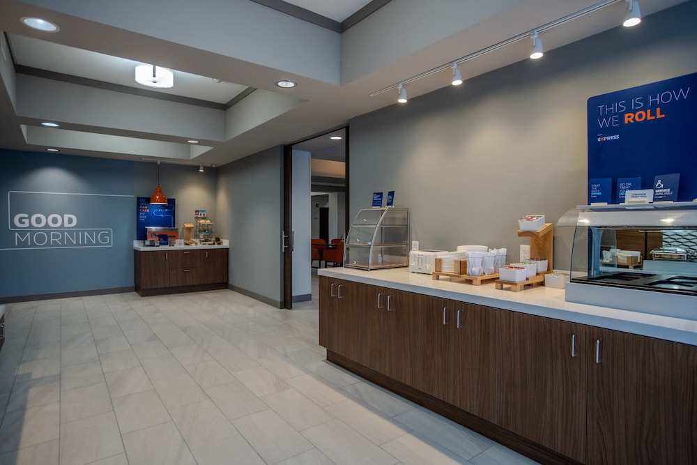 Holiday Inn Express Cleveland by IHG - photo 54