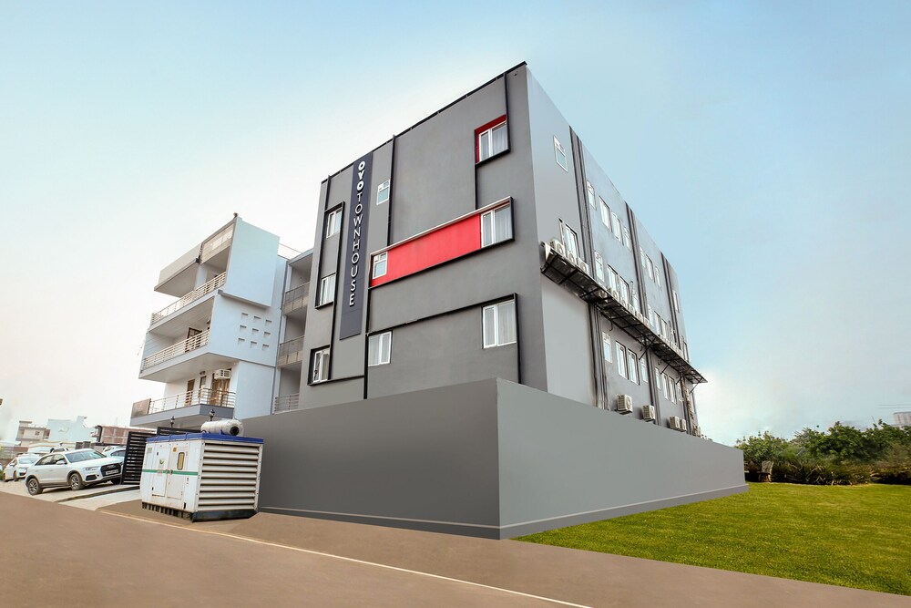 Oyo Townhouse 178 Sector 52