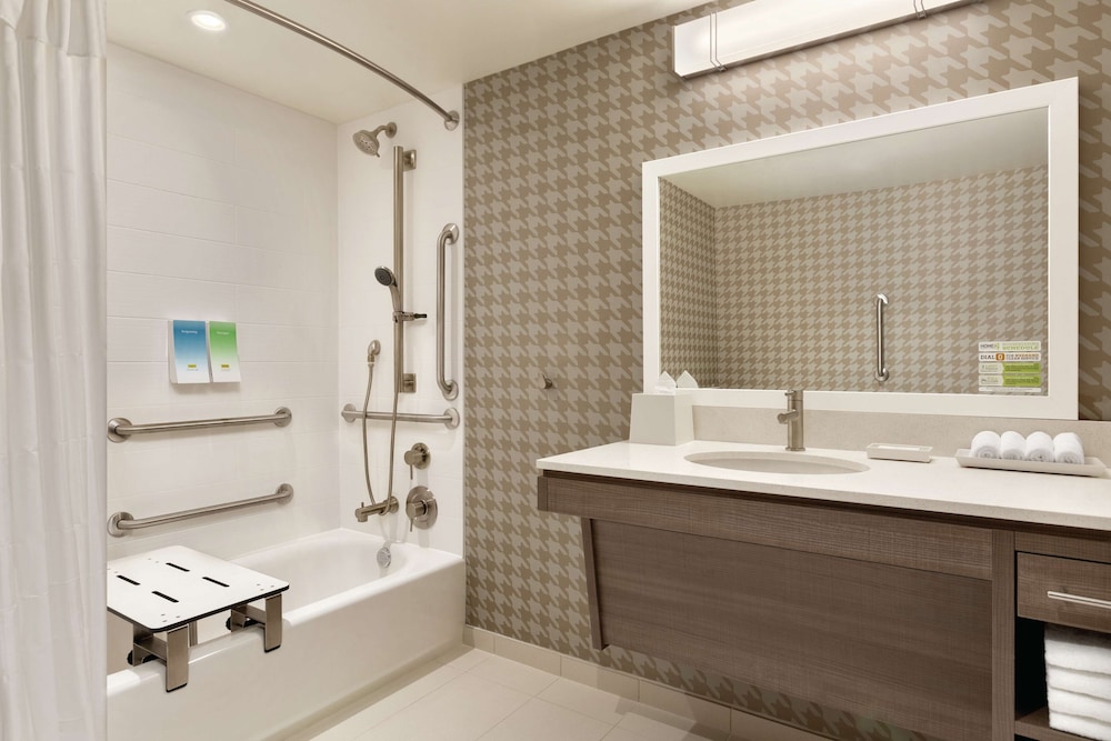 Home2 Suites by Hilton Chicago River North - photo 27