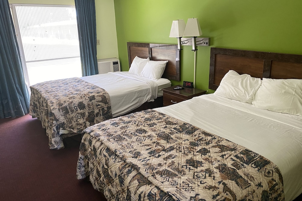 OYO Hotel Yuma AZ Desert Grove - photo 4