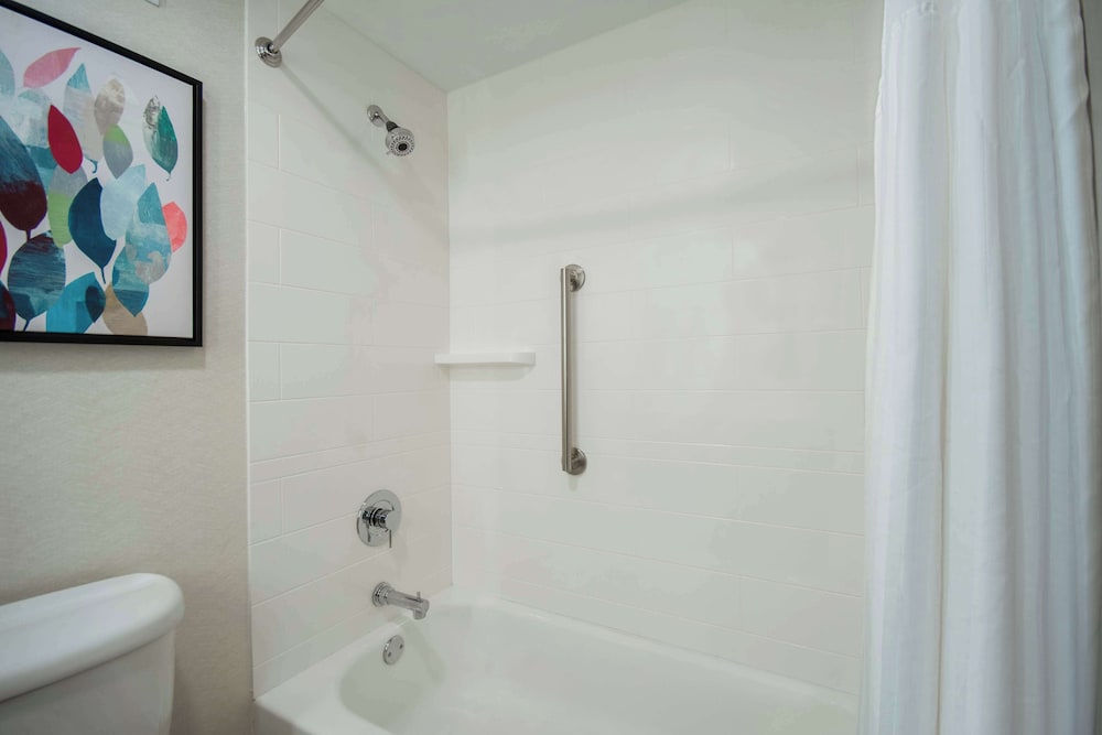 Hilton Garden Inn Danbury - photo 21