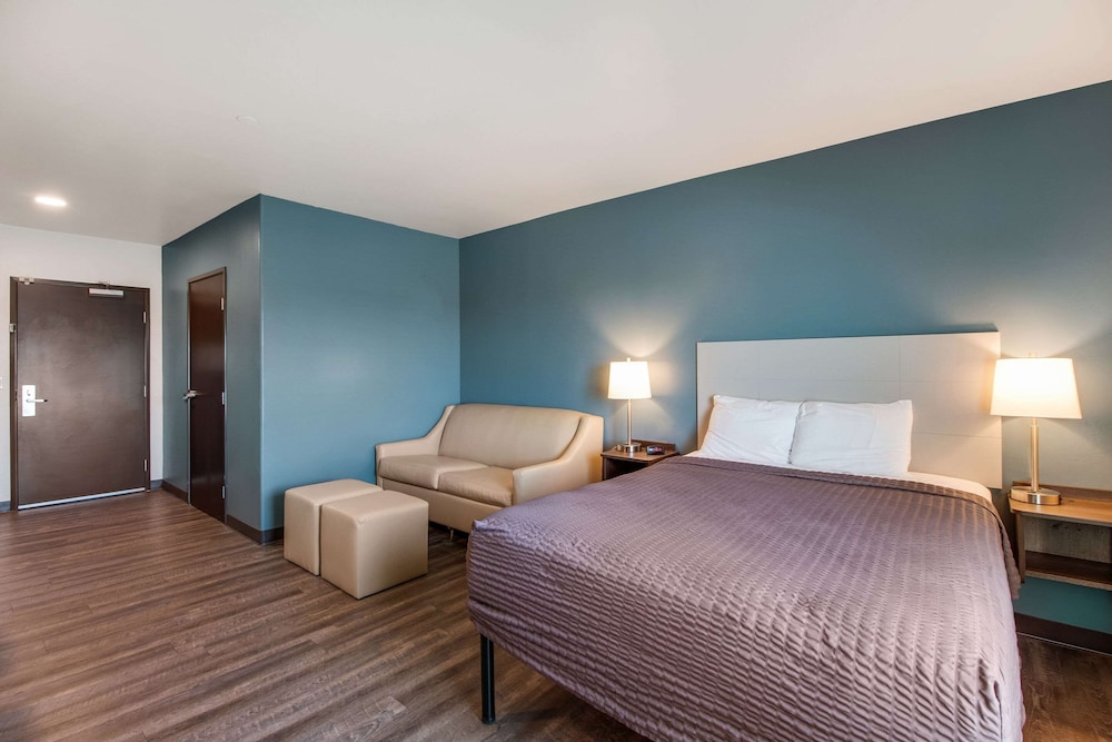 WoodSpring Suites Bakersfield Airport - photo 10