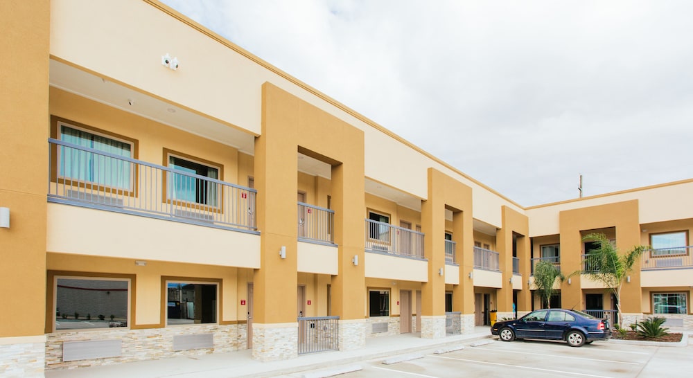 Budget Host Inn and Suites - photo 36