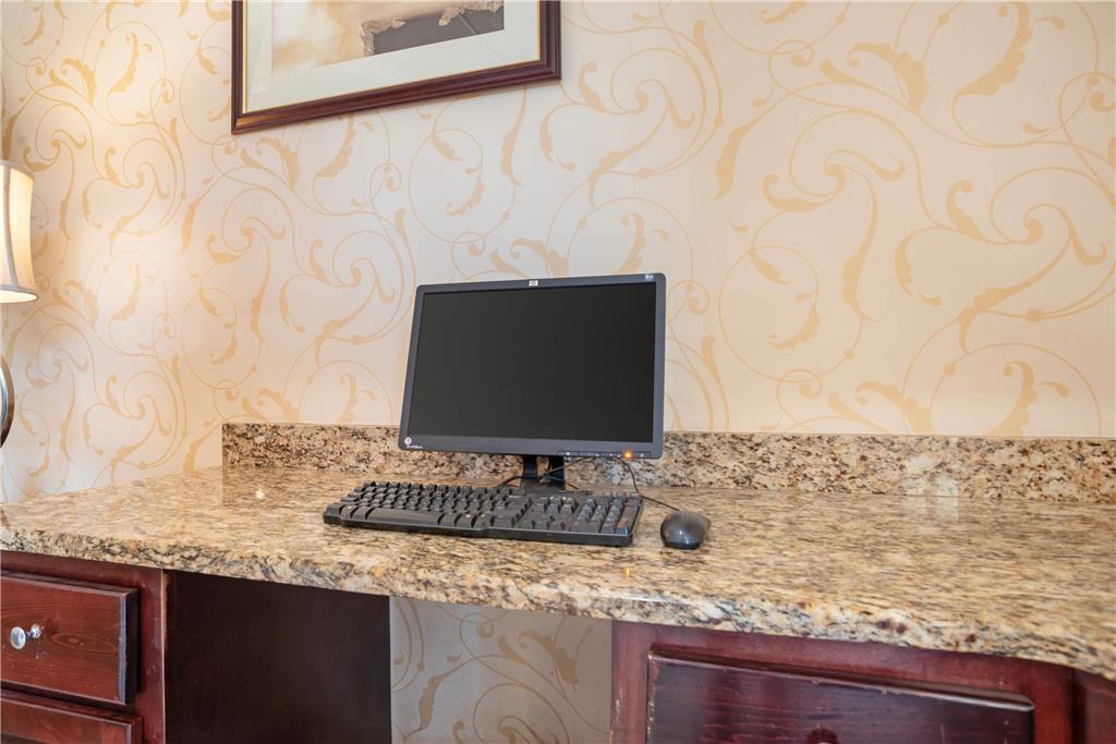 Quality Inn & Suites near Lake Eufaula - photo 30