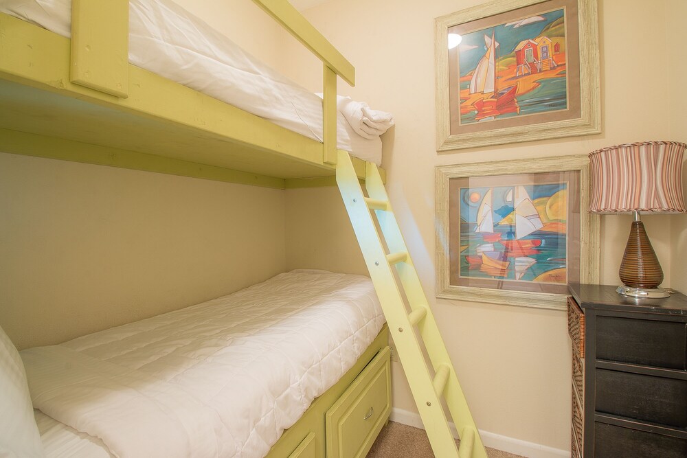 Legacy Towers Legacy II 502 Deluxe - photo 14