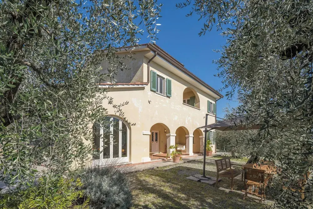 Villa Poggio Scalette Design Ac Wifi — 4-Star Luxury Hotel in Montecatini-Terme, Italy